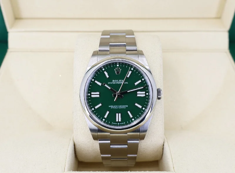 Rolex Oyster Perpetual 41 Watch - Domed Bezel - Green Index Dial - Oyster Bracelet - 2020 Release - 124300 greio